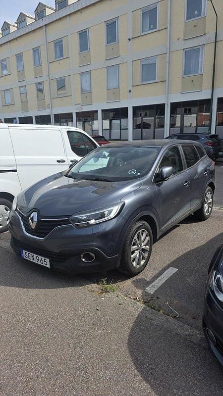 Grå Begagnad 2016 Renault Kadjar LIMITED SUV | 90 000 kr (Bra pris) - Bild 1/4