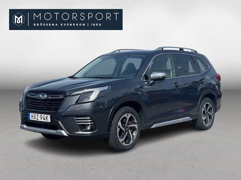 Grå Begagnad 2023 Subaru Forester SUV | 424 900 kr (Marknadspris) - Bild 1/3