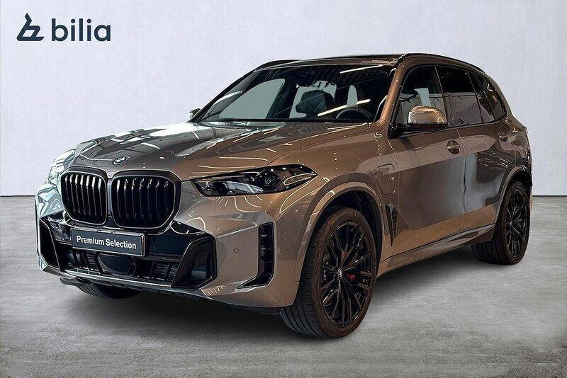 Grå Begagnad 2025 BMW X5 M Sport SUV | 1 139 900 kr (Dyr) - Bild 1/3