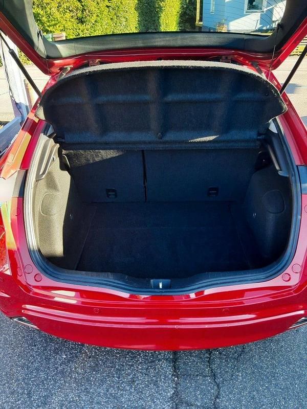 Begagnad Honda Civic Sport 140 HK (102 kW) 2011 Röd Halvkombi