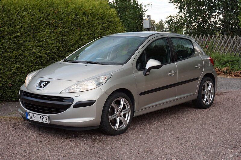 Grå Begagnad 2007 Peugeot 207 Halvkombi | 28 500 kr (Marknadspris) - Bild 1/4