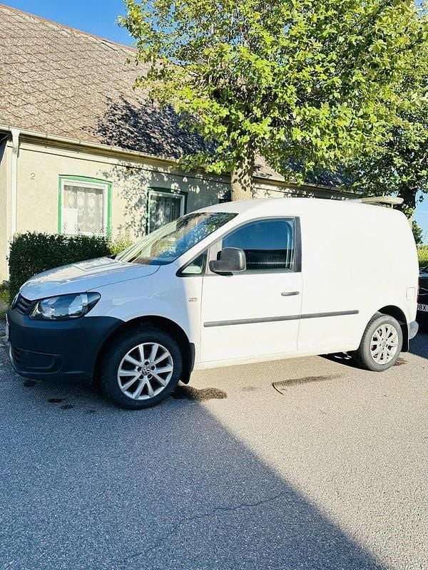 Vit Begagnad 2015 VW Caddy Minibuss | 65 000 kr (Marknadspris) - Bild 1/4