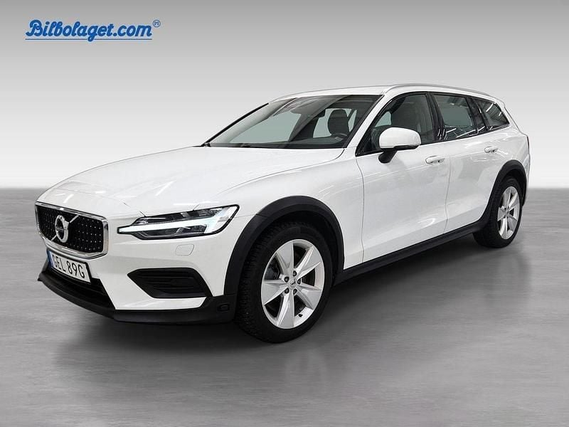 Vit Begagnad 2022 Volvo V60 CC Kombi | 249 500 kr (Bra pris) - Bild 1/4