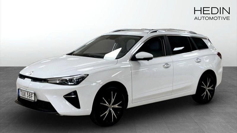 Vit (white) Begagnad 2022 MG MG5 EV Luxury Kombi | 214 900 kr (Marknadspris) - Bild 1/4
