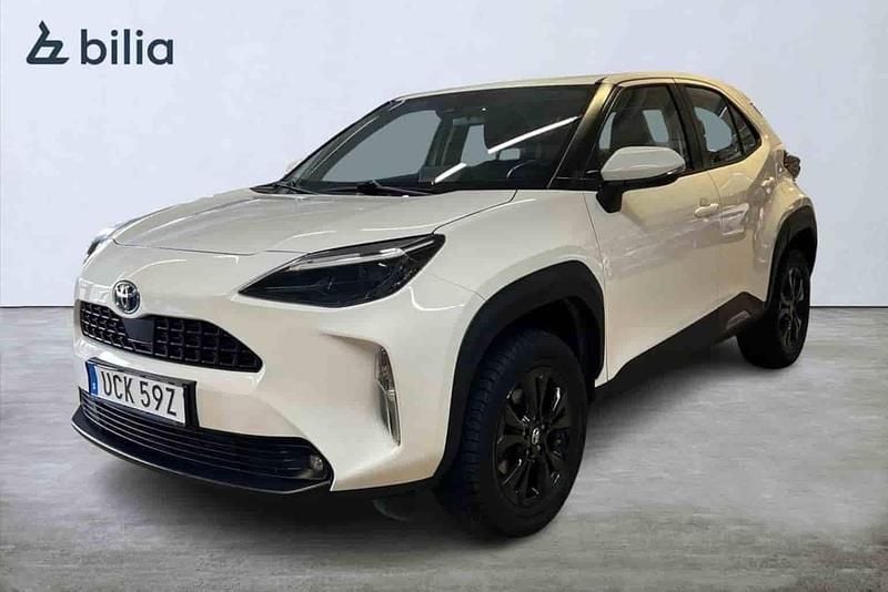 Vit Begagnad 2022 Toyota Yaris Cross SUV | 239 900 kr (Bra pris) - Bild 1/1