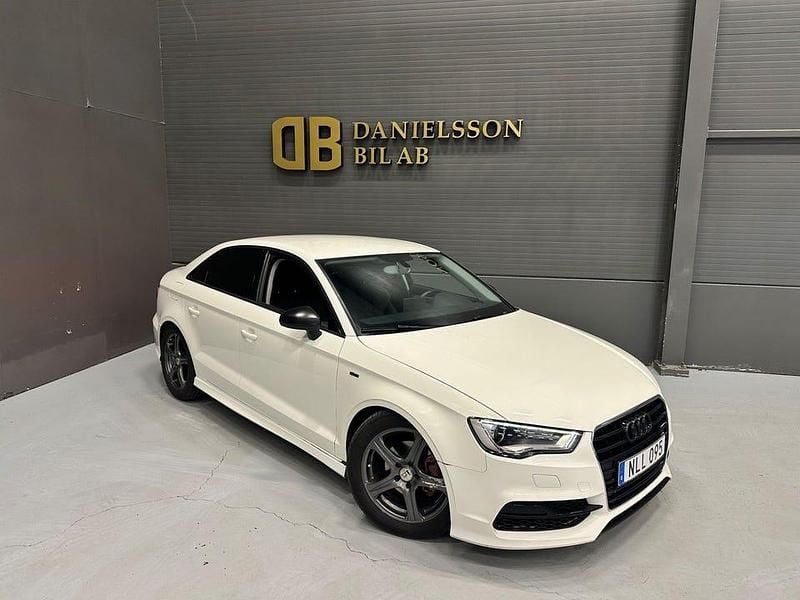 Vit Begagnad 2014 Audi A3 S-Line Sedan | 129 800 kr (Marknadspris) - Bild 1/4