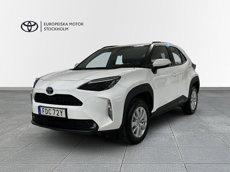 Vit Begagnad 2022 Toyota Yaris Cross Active SUV | 269 800 kr (Marknadspris) - Bild 1/4