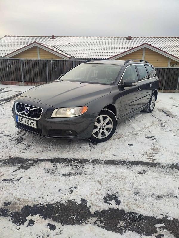 Begagnad 2011 Volvo V70 Kombi | 74 500 kr (Marknadspris) - Bild 1/3