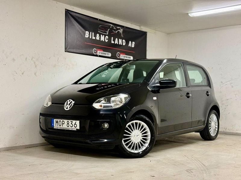 Svart Begagnad 2015 VW up! high up! Halvkombi | 69 000 kr (Marknadspris) - Bild 1/4