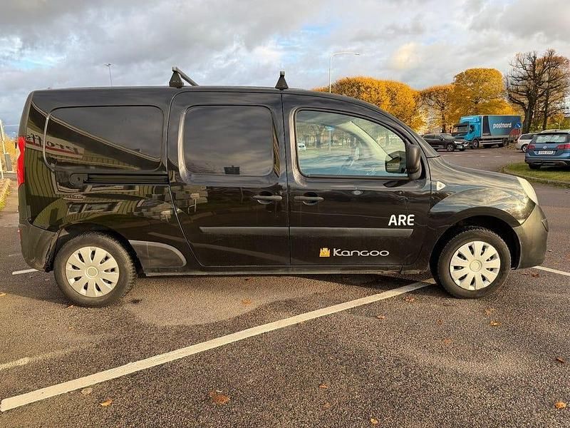 Begagnad Renault Kangoo 86 HK (63 kW) 2011 Svart Van