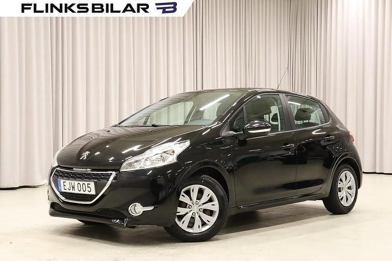 Svart Begagnad 2015 Peugeot 208 Halvkombi | 69 900 kr (Marknadspris) - Bild 1/4