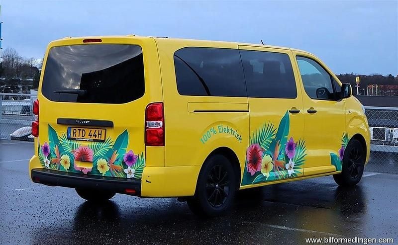 Begagnad Peugeot Traveller S 100 kW (136 HK) 2021 Grå samma som bilen Minibuss