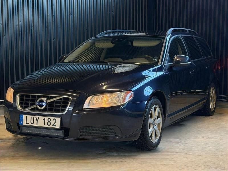 Mörkblå Begagnad 2011 Volvo V70 Kombi | 74 900 kr (Bra pris) - Bild 1/4