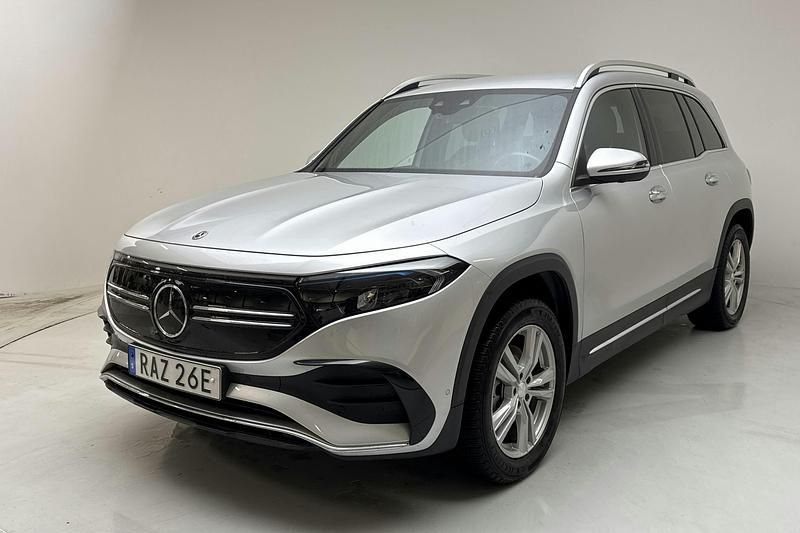 Silver Begagnad 2024 Mercedes EQB300 AMG line SUV | 419 000 kr (Marknadspris) - Bild 1/4