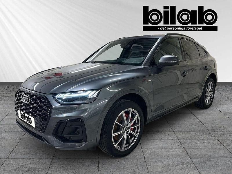 Grå Begagnad 2023 Audi Q5 Sportback Exclusive SUV | 499 000 kr - Bild 1/4
