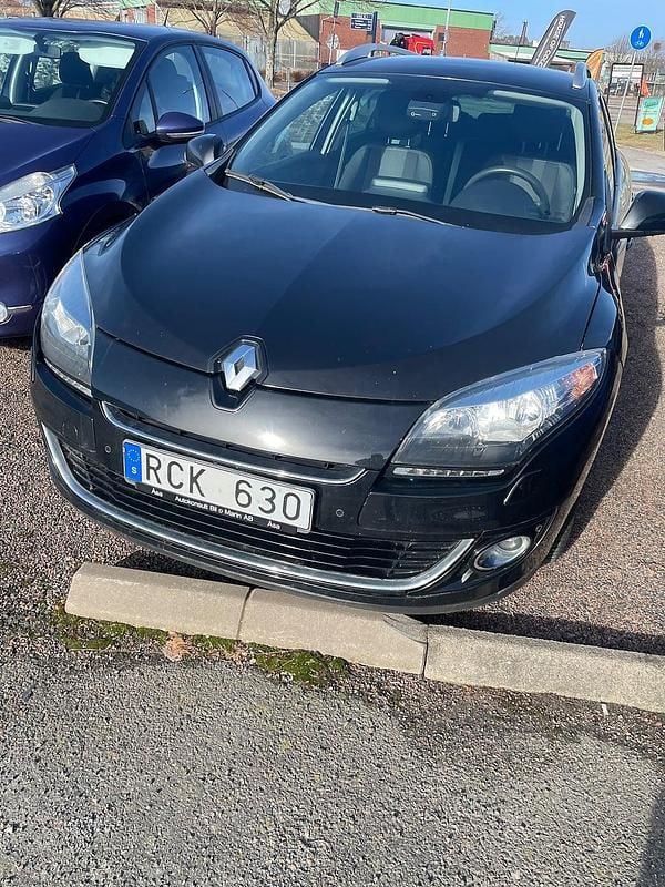Begagnad Renault Mégane GrandTour Bose Edition 131 HK (96 kW) 2012 Svart Kombi