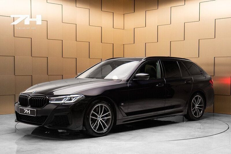 Svart Begagnad 2021 BMW 540 M Sport Kombi | 519 000 kr (Bra pris) - Bild 1/4