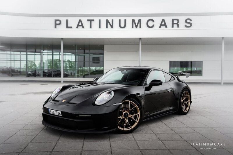 Svart (jet svart metallic) Begagnad 2023 Porsche 911 GT3 Sportkupé | 2 295 000 kr (Superpris) - Bild 1/4