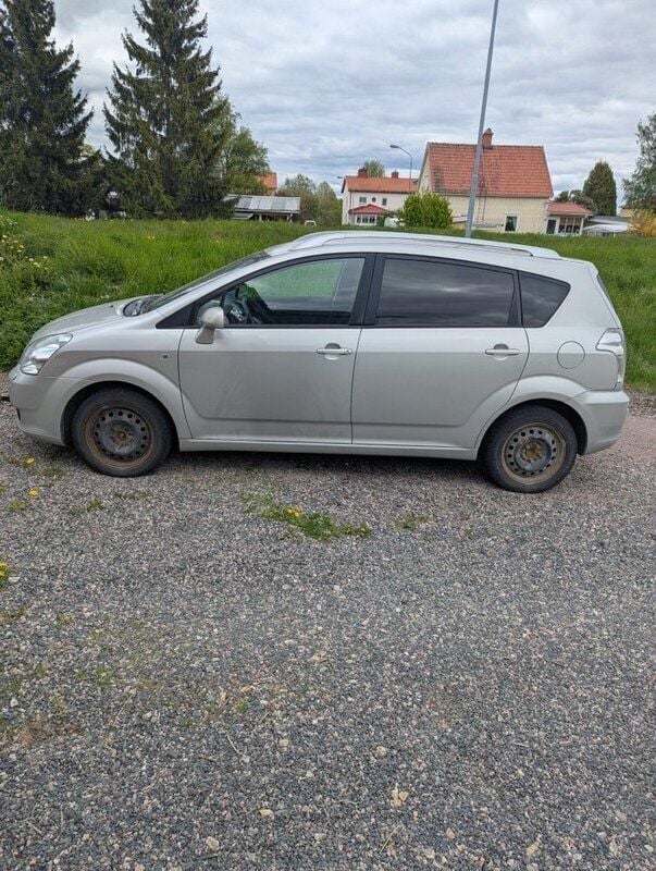 Silver Begagnad 2006 Toyota Corolla Verso Minibuss | 30 000 kr (Superpris) - Bild 1/2