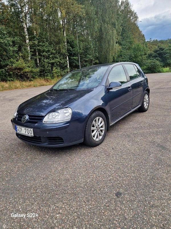 Begagnad 2008 VW Golf VI Trendline Halvkombi | 23 000 kr (Dyr) - Bild 1/4
