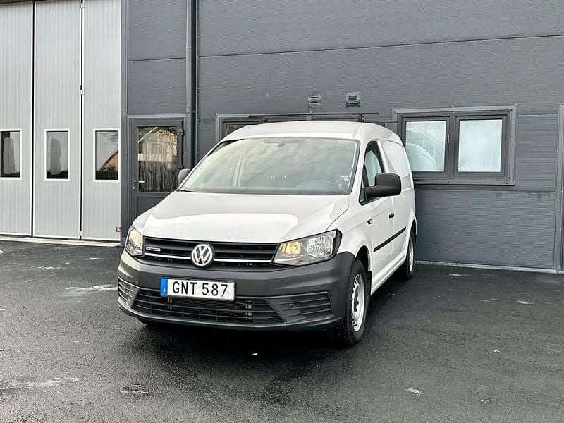 Vit Begagnad 2018 VW Caddy Maxi Minibuss | 129 000 kr (Marknadspris) - Bild 1/4