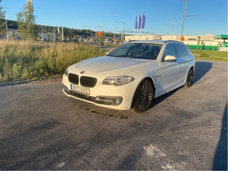Vit Begagnad 2014 BMW 520 Kombi | 115 000 kr (Marknadspris) - Bild 1/4