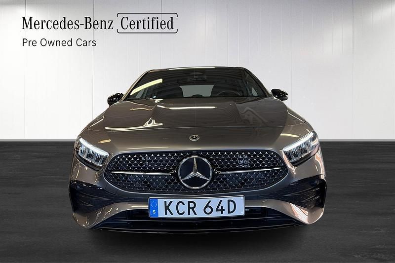 Begagnad Mercedes A250 2026 Grå Halvkombi