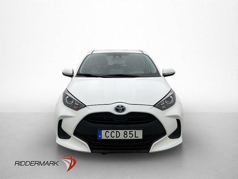Begagnad Toyota Yaris 2021 Vit Halvkombi