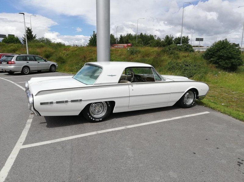 Ford thunderbird 6