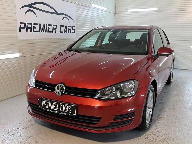 Begagnad VW Golf VII 105 HK (77 kW) 2014 Röd Halvkombi