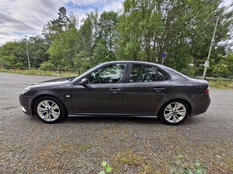 Grå Begagnad 2009 Saab 9-3 Aero Sedan | 50 900 kr (Bra pris) - Bild 1/4