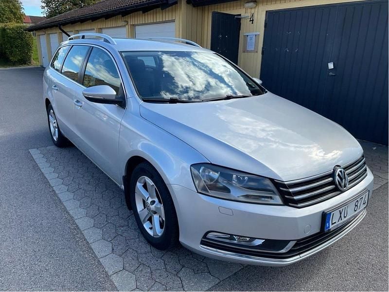 Silver Begagnad 2012 VW Passat Kombi | 62 000 kr (Superpris) - Bild 1/4