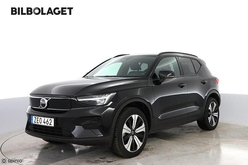 Svart Begagnad 2022 Volvo XC40 Core SUV | 334 800 kr (Marknadspris) - Bild 1/4