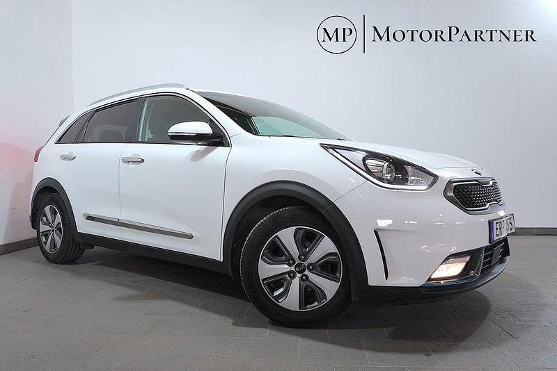 Vit Begagnad 2018 Kia Niro Advance SUV | 184 900 kr (Marknadspris) - Bild 1/4