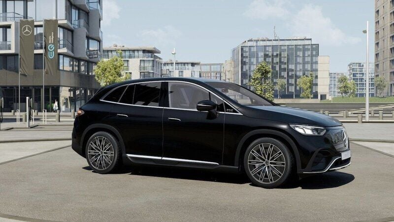 Svart Ny 2024 Mercedes EQE350 SUV AMG SUV | 819 900 kr (Superpris) - Bild 1/4
