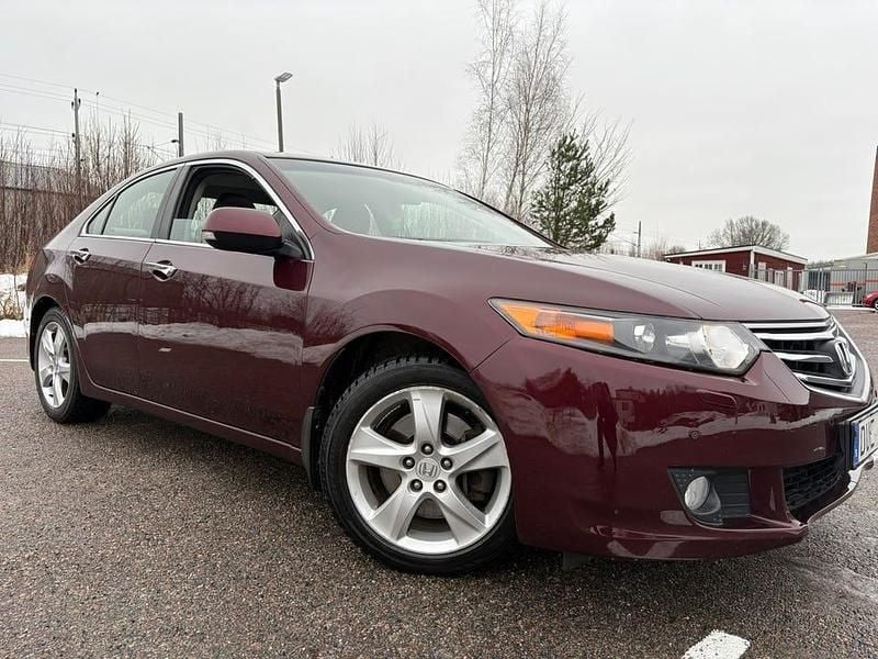 Begagnad Honda Accord 201 HK (147 kW) 2011