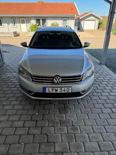 Silver Begagnad 2011 VW Passat Kombi | 66 000 kr (Bra pris) - Bild 1/3