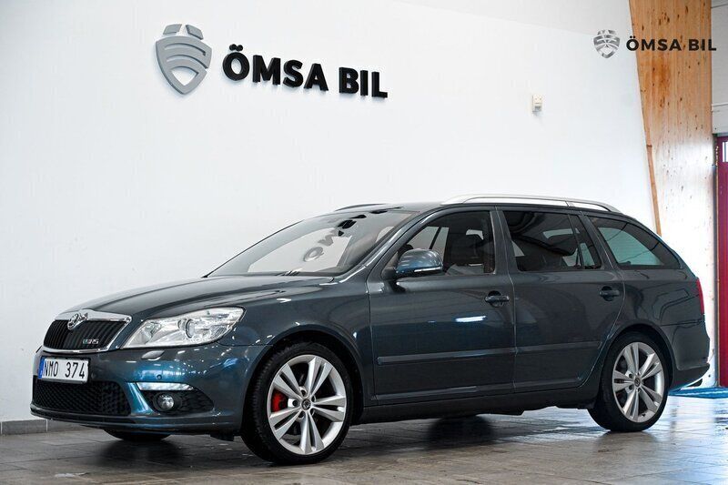 Mörkgrå Begagnad 2009 Skoda Octavia RS Kombi | 84 800 kr (Dyr) - Bild 1/4