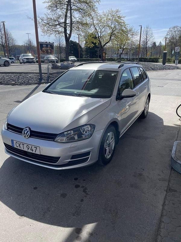 Silver Begagnad 2015 VW Golf VII Kombi | 99 000 kr (Lite dyr) - Bild 1/1