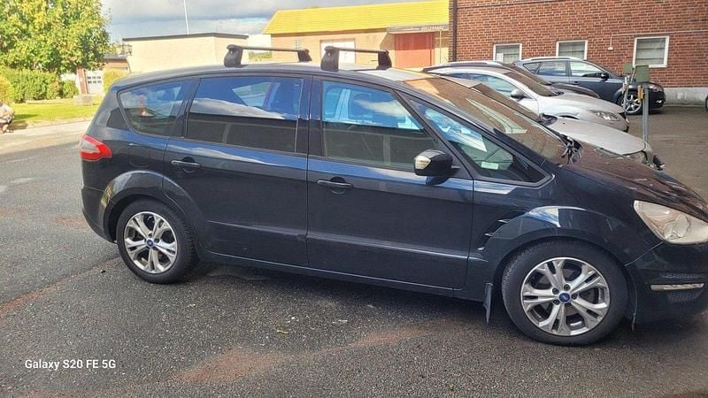 Begagnad 2012 Ford C-MAX Minibuss | 52 000 kr - Bild 1/4