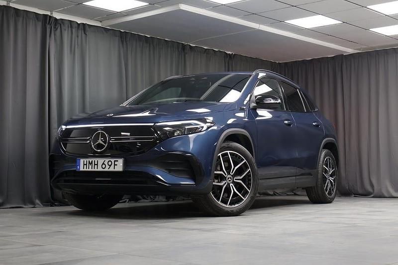 Blå Begagnad 2021 Mercedes EQA350 AMG SUV | 399 000 kr - Bild 1/4