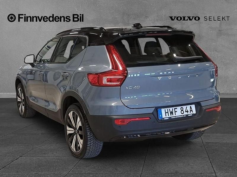 Begagnad Volvo XC40 Core 172 kW (234 HK) 2022 Grå SUV