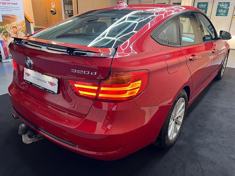 Begagnad BMW 320 Gran Turismo Sport Line 184 HK (135 kW) 2014 Röd Halvkombi