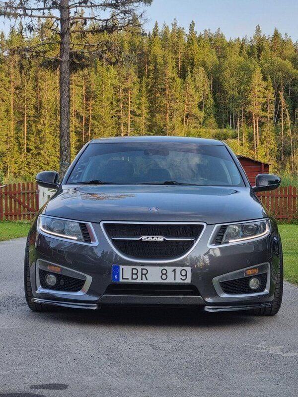 Grå Begagnad 2011 Saab 9-5 Sedan | 115 000 kr (Dyr) - Bild 1/4