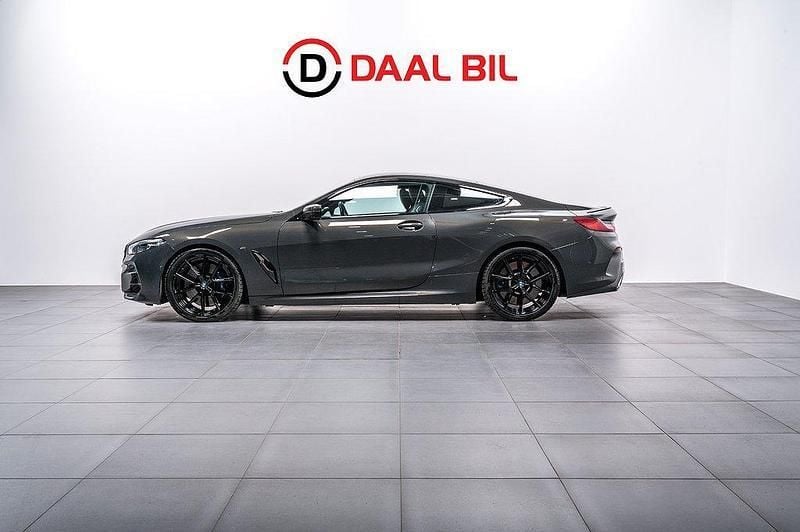 Grå Begagnad 2020 BMW M850 Sportkupé | 779 700 kr (Bra pris) - Bild 1/4