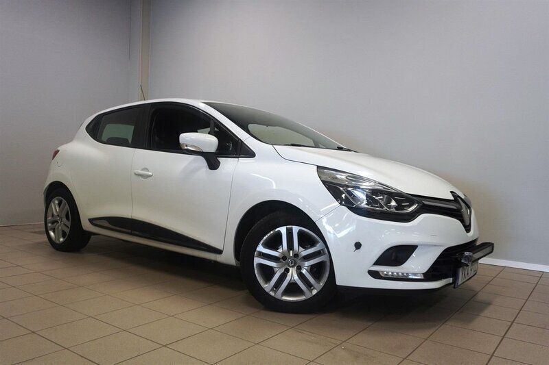 Vit Begagnad 2017 Renault Clio IV Halvkombi | 82 900 kr (Marknadspris) - Bild 1/4
