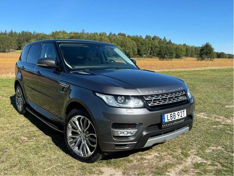 Grå Begagnad 2017 Land Rover Range Rover Sport SUV | 319 000 kr (Marknadspris) - Bild 1/4