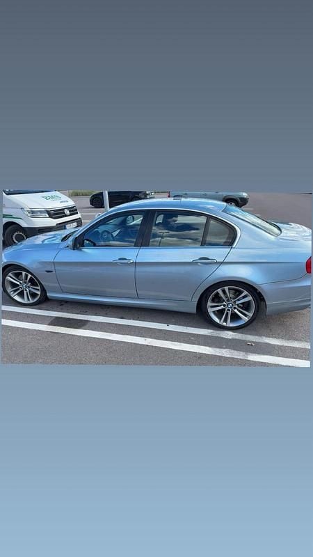 Begagnad 2009 BMW 325 | 89 000 kr - Bild 1/4