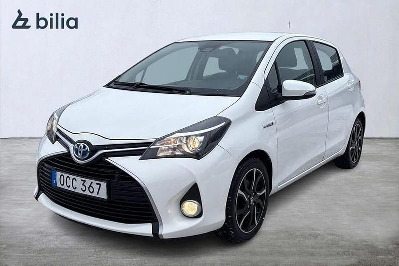 Begagnad Toyota Yaris Hybrid Active 102 HK (75 kW) 2016 Vit Halvkombi