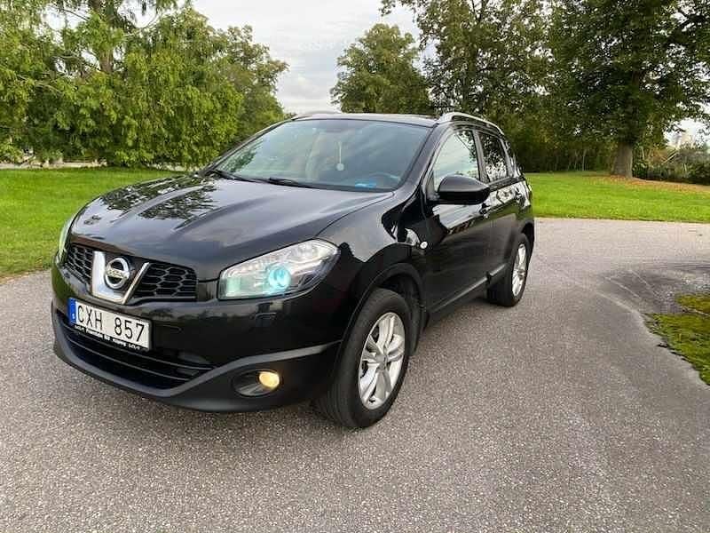 Svart Begagnad 2013 Nissan Qashqai SUV | 55 000 kr (Marknadspris) - Bild 1/4
